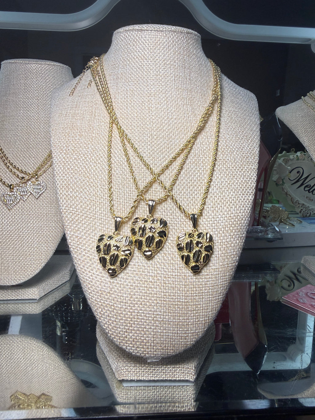 HRT NUGGUT NECKLACE