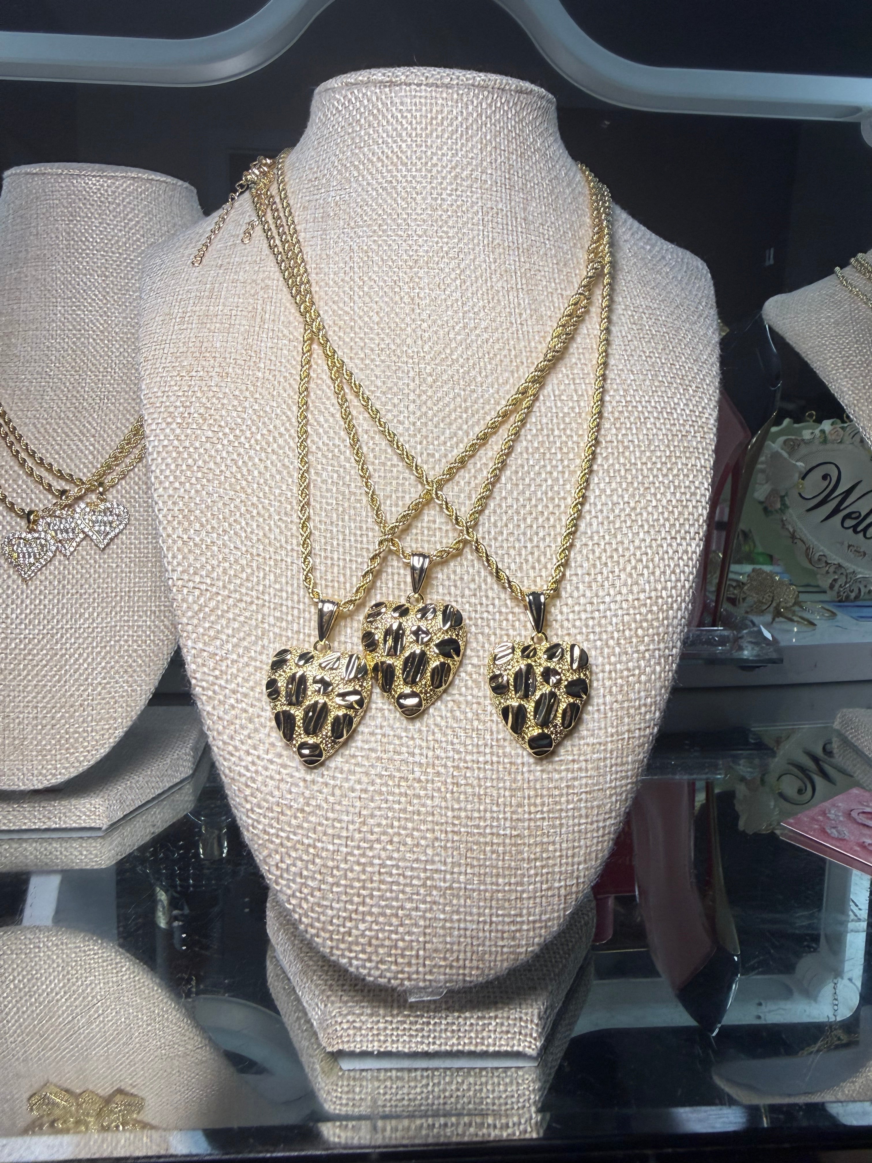 HRT NUGGUT NECKLACE